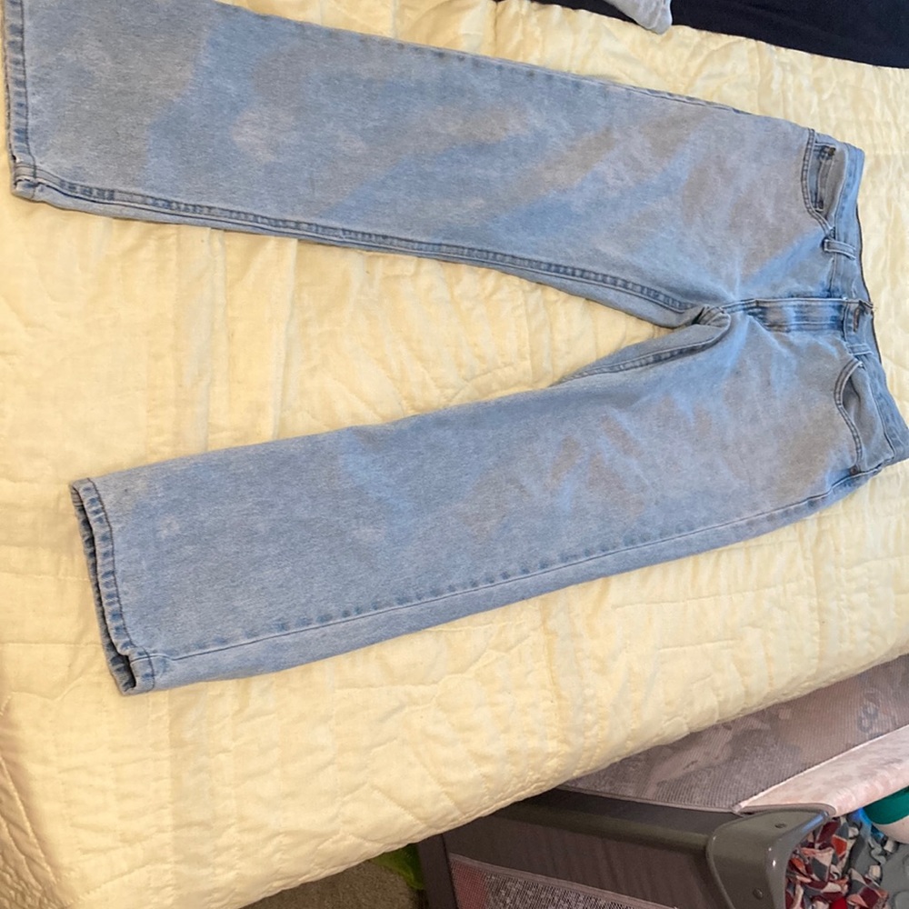 Their just a regular pair of jeans nothing nice about em